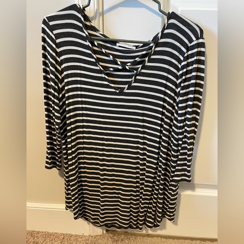 Emory Park grey and white v-neck striped shirt